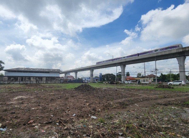 ขายที่ดิน2ไร่กว่า  ถนนรัตนาธิเบศร์ ใกล้รถไฟฟ้าสายสีม่วง สถานีบางพลูเพียง 350เมตร ทำอาคารสูงได้ เหมาะสร้างคอนโด