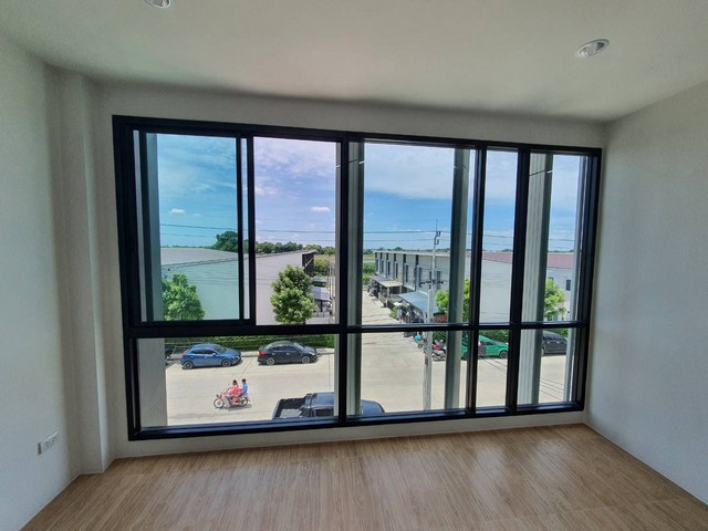 ขาย 4นอน3ชั้น3.9ล  บ้านธงสิริ 3 บ้านกล้วย-ไทรน้อย Baan Thongsiri 3 Baan Kluay-Sai Noi ใกล้  เซ็นทรัล เวสต์เกต
