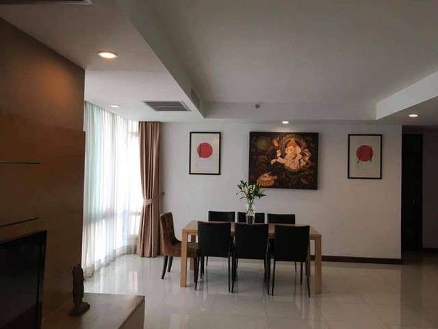 The Rajdamri Serviced Residence Condo for rent and Sale near BTS Ratchadamri