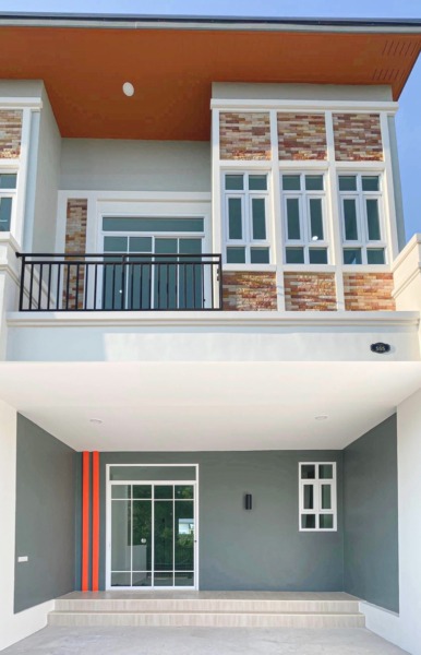 S-TOWN ทาวน์โฮมสไตล์โมเดิร์น (ในฟังก์ชันบ้านเดี่ยว) ใจกลางเมืองศรีสะเกษ