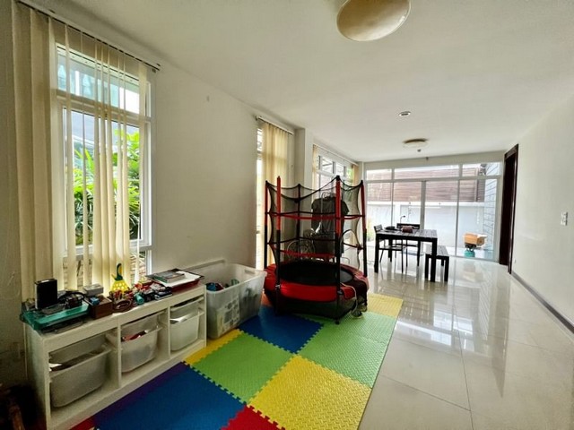 ด่วน ขายบ้านแฝด 3 ชั้น ตกแต่ง style Loft โครงการไอริส เรสซิเดนซ์ ประดิษฐ์มนูธรรม ใกล้เลียบด่วนถนนเอกมัยรามอินทรา ใกล้ CDC