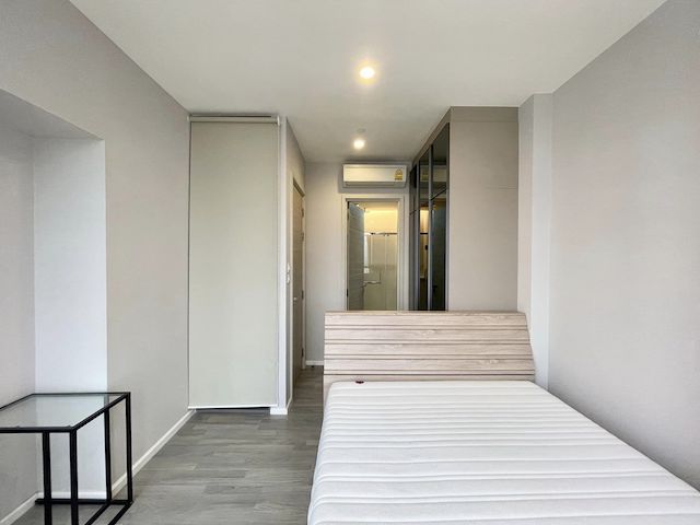 The Room Sathorn St Louis nice clean 12th floor BTS Surasak