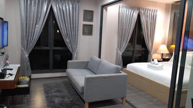 The Rich Sathorn Taksin clean spacious 7th floor BTS Wongwian Yai
