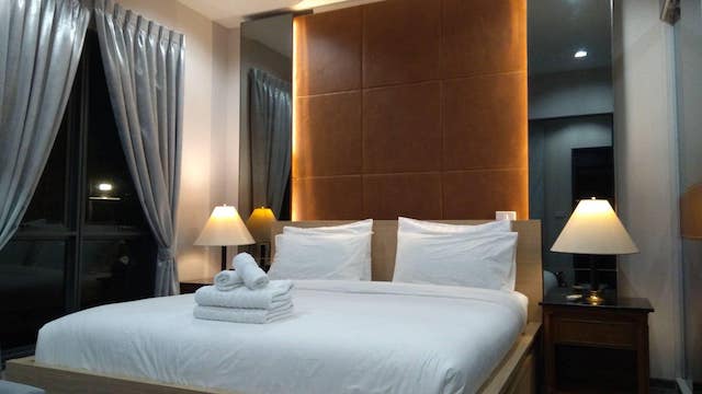 The Rich Sathorn Taksin clean spacious 7th floor BTS Wongwian Yai