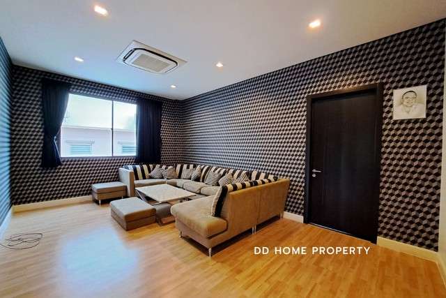 ขายหมู่บ้านกลางเมือง (ถนนเมน) รัชดา36 หน้าบ้านหันทางทิศตะวันออก (DD001318)