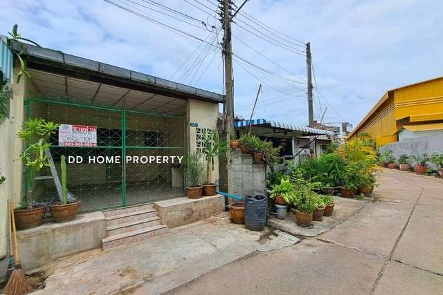 ขายหมู่บ้านสินสมบูรณ์ พุทธมณฑลสาย4 หน้าบ้านหันทางทิศเหนือ (DD001319)