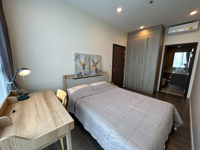 Whizdom Essence nice safe peaceful 22nd floor BTS Punnawithi