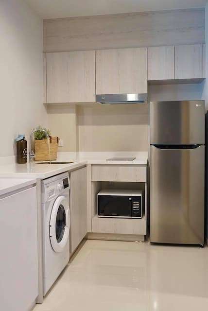Life One Wireless spacious safe convenient 19th floor BTS Ploenchit