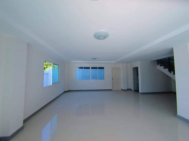 ให้เช่าโฮมออฟฟิต 3 ชั้น​ ซ.สังคมสงเคราะห์ 7​ ติดรร.บดินทร์ 3 ใกล้ รถไฟฟ้าสีเหลืองสถานีลาดพร้าว71