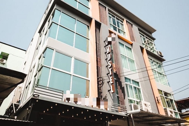 รัชดา3-7 For Rent-Sale   Hostel Cafe & Bar MRT ศูนย์วัฒนธรรม อาคาร 4 ชั้น ใจกลางเมือง Big-C