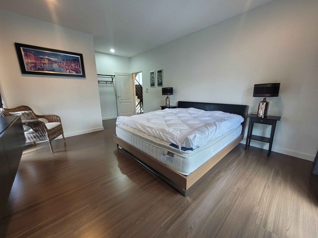 ตลาด MRTศรีตะกล่ำ BigC Seacon ให้เช่าคฤหาสน์ 3ชั้น สวนหลวง ร9 549ม. พาราไดซ์พาร์ค เฉลิมพระเกียรติ ร9 3-4นอน 5น้ำ