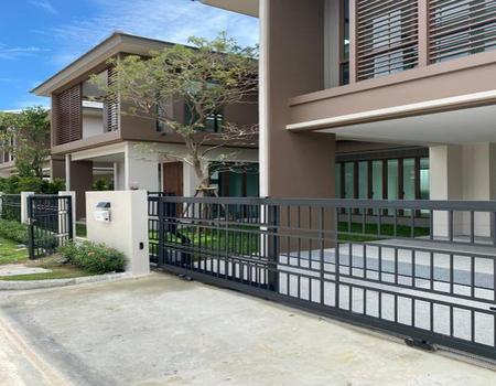 P35HR2305012 ขายบ้านเดี่ยว Burasiri Krungthepkreetha ซอย private ติดกับส่วนกลาง 4 ห้องนอน 77.3 ตร.วา