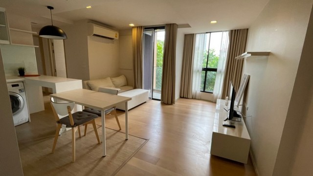 Condo for Rent in Bangkok (ใกล้ BTS ทองหล่อ) พื้นที่75ตรม. 2ห้องนอน [LIV @49]