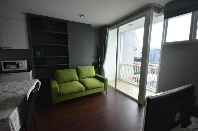 Condo for Rent in Bangkok (ใกล้ BTS เอกมัย) พื้นที่50ตรม. 1ห้องนอน [D65 Condominium]