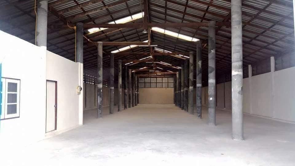 ให้เช่าโกดัง โรงงาน พร้อมออฟฟิศ พื้นที่ 640 ตรม. ผังสีชมพู จอดรถได้หลายคัน ถนนบ้านแพ้ว นครปฐม ติดถนนใหญ่ (AH-T1258)
