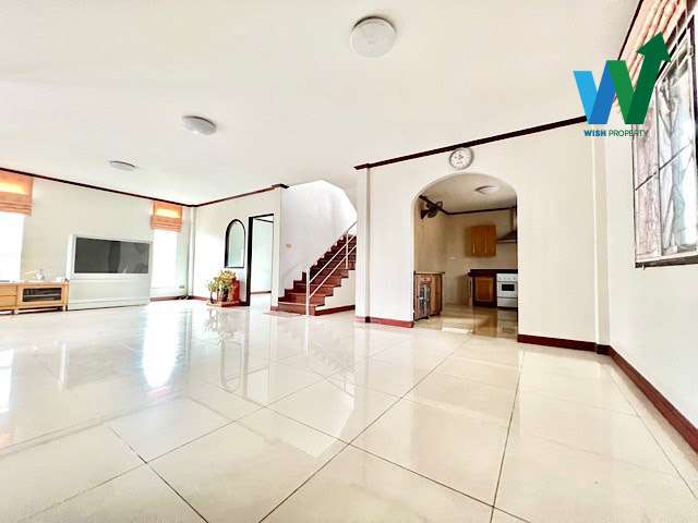 บ้านเดี่ยว หมู่บ้านแฮปปี้เพลส สุวรรณภูมิ 72 ตร.ว ใกล้เมกาบางนา  ตกเเต่ง พร้อมอยู่