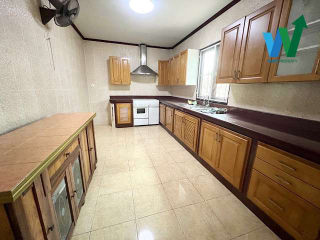 บ้านเดี่ยว หมู่บ้านแฮปปี้เพลส สุวรรณภูมิ 72 ตร.ว ใกล้เมกาบางนา  ตกเเต่ง พร้อมอยู่