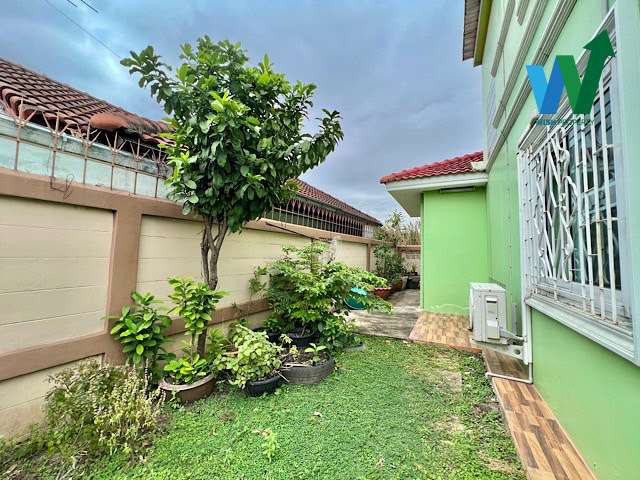 บ้านเดี่ยว หมู่บ้านแฮปปี้เพลส สุวรรณภูมิ 72 ตร.ว ใกล้เมกาบางนา  ตกเเต่ง พร้อมอยู่