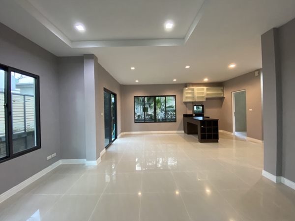 Beautiful detached house for sale. Setthasiri Ratchaphruek-Charan 66 sqw. 4 bedrooms 3 bathrooms Newly renovated. Ready to move in. THB 12,500,000 (owner post)
