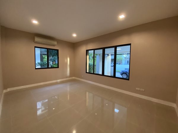 Beautiful detached house for sale. Setthasiri Ratchaphruek-Charan 66 sqw. 4 bedrooms 3 bathrooms Newly renovated. Ready to move in. THB 12,500,000 (owner post)