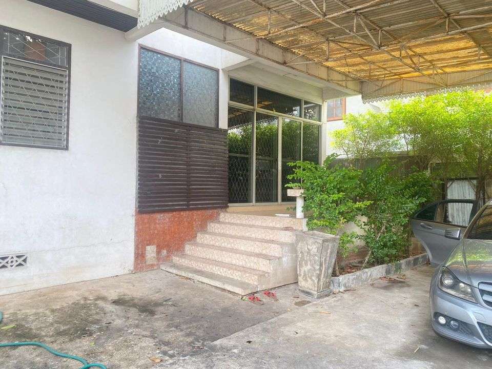 ให้เช่าบ้านเดี่ยว 2 ชั้น ซอยลาดพร้าว 34 ห้วยขวาง เหมาะทำ HomeOffice เดินทางสะดวก ใกล้ MRT รัชดาภิเษก (AH-N1313)