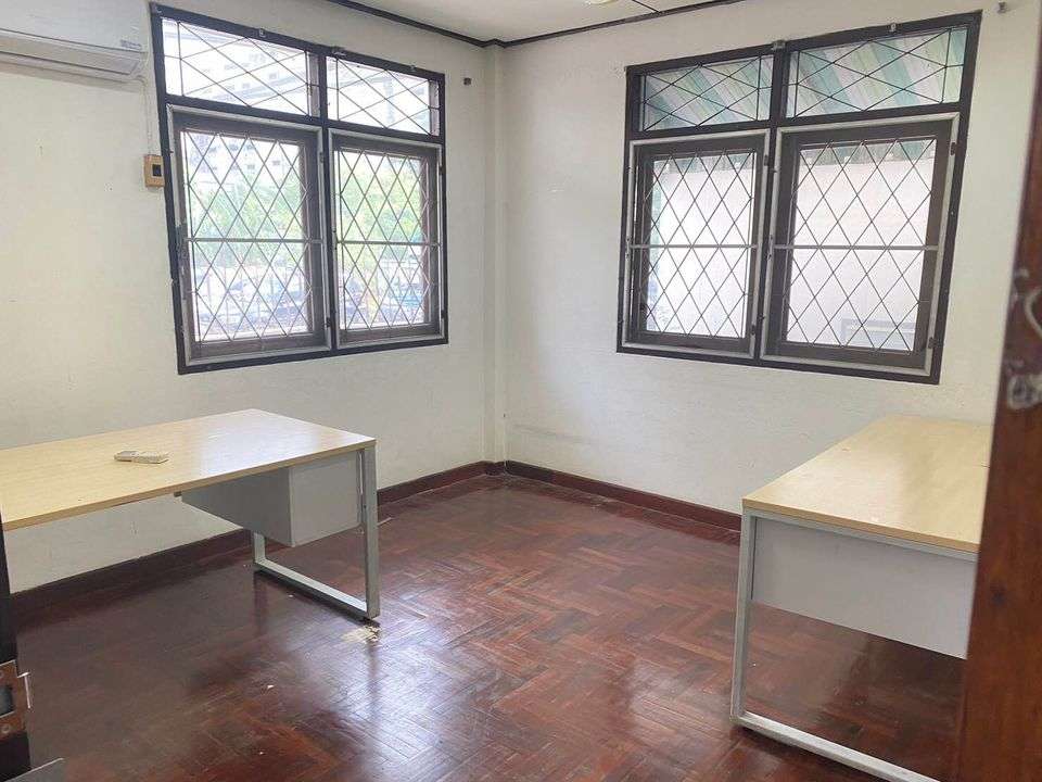 ให้เช่าบ้านเดี่ยว 2 ชั้น ซอยลาดพร้าว 34 ห้วยขวาง เหมาะทำ HomeOffice เดินทางสะดวก ใกล้ MRT รัชดาภิเษก (AH-N1313)