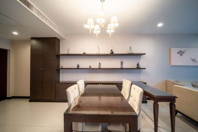 The Prime 11 Condo (Sukhumvit 11) is a 31-storey high-rise condo, near BTS Nana.