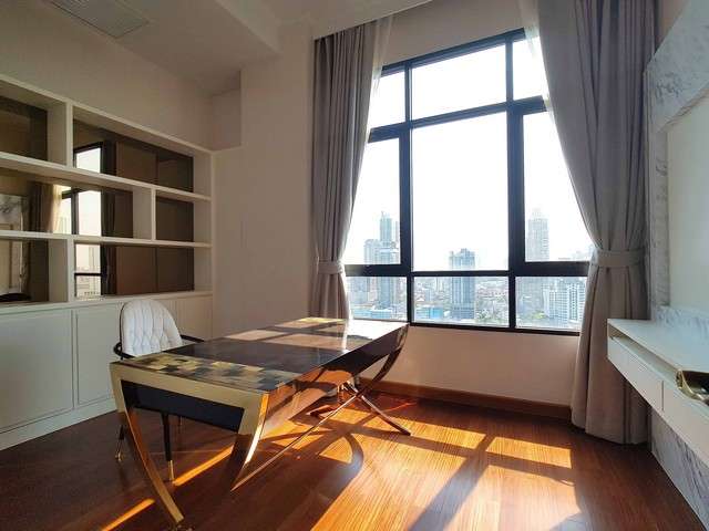 Condo for rent Supalai Elite Sathorn-Suanplu,penthouse features 4 beds, 4 baths, on high floor