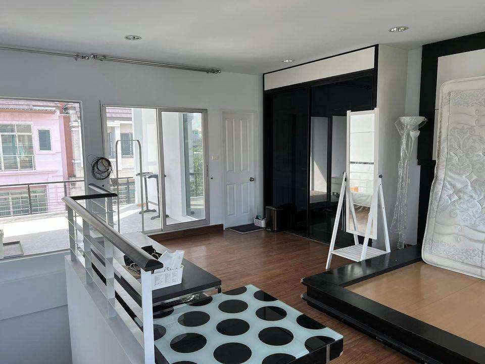 Townhome for sale ขายทาวน์โฮม3ชั้นย่านนาคนิวาส ลาดพร้าว71 ใกล้เลียบด่วน BTSลาดพร้าว71
