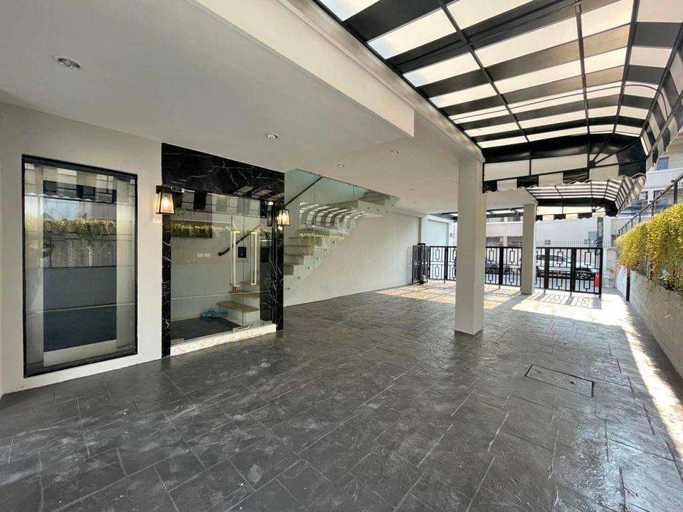 Townhome for sale ขายทาวน์โฮมสร้างใหม่5ชั้น 38 ตร.วย่านเลียบด่วน ประดิษฐ์มนูธรรม ลาดพร้าว ใกล้ CDC เลียบด่วนรามอินทรา
