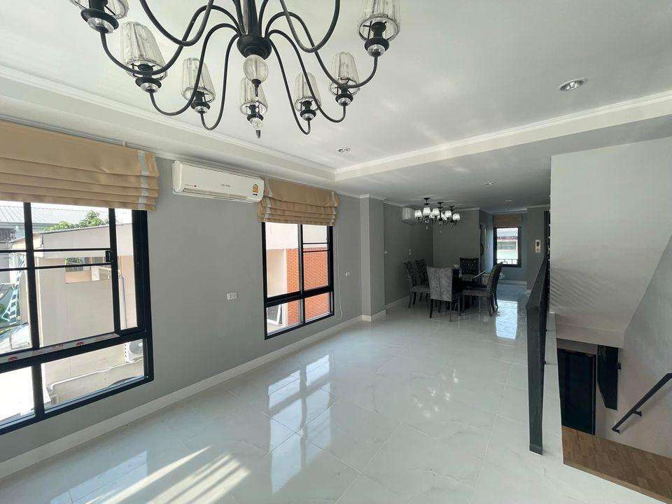 Townhome for sale ขายทาวน์โฮมสร้างใหม่5ชั้น 38 ตร.วย่านเลียบด่วน ประดิษฐ์มนูธรรม ลาดพร้าว ใกล้ CDC เลียบด่วนรามอินทรา