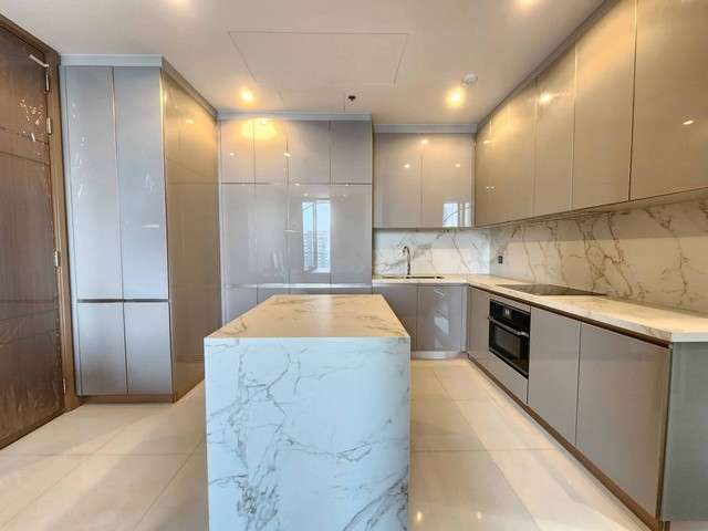 The Esse at Singha Complex ทำเลใกล้ย่านธุรกิจติดแยกอโศก – เพชรบุรี มีทางเชื่อมต่อกับ MRT เพชรบุรี