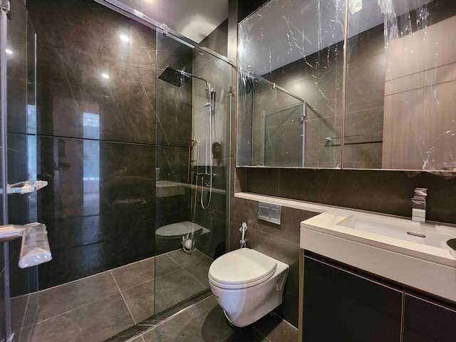 The Esse at Singha Complex ทำเลใกล้ย่านธุรกิจติดแยกอโศก – เพชรบุรี มีทางเชื่อมต่อกับ MRT เพชรบุรี