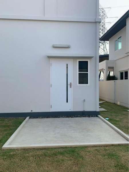 ขายบ้านเดี่ยว 2 ชั้น ถนนเลียบวงแหวนกาญจนา หมู่บ้านมัณฑนา อ่อนนุช-วงแหวน 5 พื้นที่ใช้สอย 158 ตร.ม. 3 ห้องนอน 3 ห้องน้ำ พร้อมเฟอร์นิเจอร์