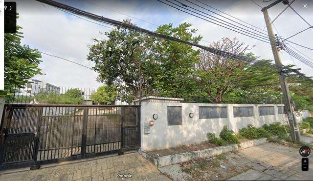 ขายที่ดิน ขนาด 301 ตร.ว.ย่านลาดพร้าว71 สังคมสังเคราะห์ เลียบด่วน พร้อมสิ่งปลูกสร้าง2อาคาร ใกล้เลียบด่วน MRTลาดพร้าว71 สนง.เขตลาดพร้าว