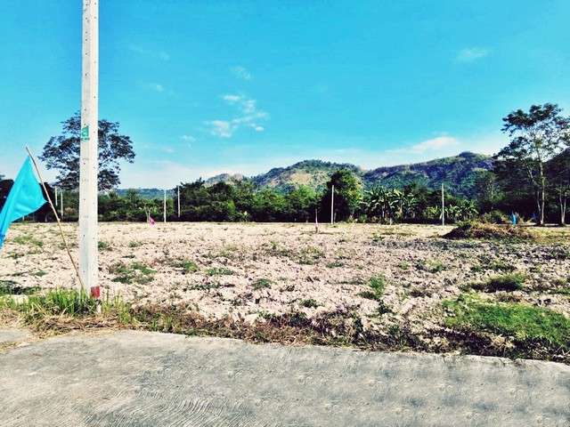 ที่ดินวิวภูเขาใกล้ชิดมาก ถนนคอนกรีต น้ำไฟครบ นครนายก 086-301-6161