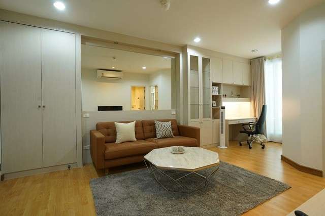 The Address Sukhumvit 42 private spacious peaceful 8th floor BTS Ekkamai