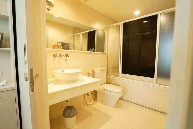 The Address Sukhumvit 42 private spacious peaceful 8th floor BTS Ekkamai