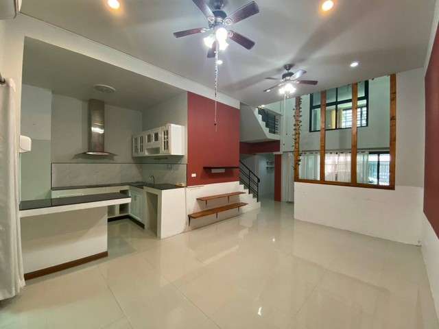 ให้เช่าโฮมออฟฟิศ 5 ชั้น 250 ตร.ม. ซอยลาดพร้าว 41 ซอยภาวนา เหมาะทำสำนักงาน มีดาดฟ้า เดินทางสะดวก ใกล้ MRT ลาดพร้าว