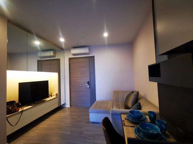 The Room Sukhumvit 69 safe convenient livable 12A floor BTS Phra Khanong