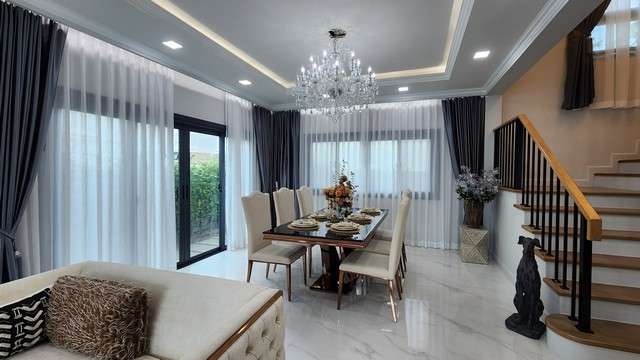 Modern Luxury Pool villa close to British International and Robinson Lifestyle Talang Phuket