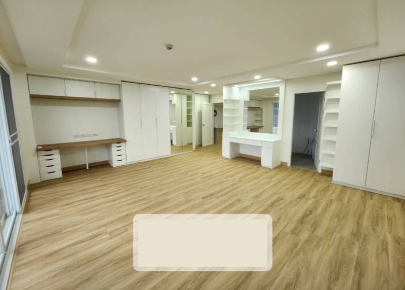 ให้เช่า คอนโด 3 ห้องนอนที่อโศก ใกล้ BTS อโศก For Rent 3 Bedroom Condo at Asoke near BTS Asoke
