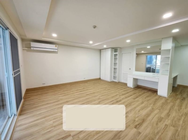 ให้เช่า คอนโด 3 ห้องนอนที่อโศก ใกล้ BTS อโศก For Rent 3 Bedroom Condo at Asoke near BTS Asoke