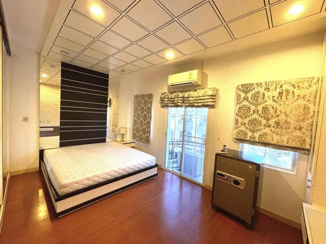 ให้เช่าทาวน์โฮม 3 ชั้น โครงการ เดอะเมทโทร พระราม9 บ้านหลังหัวมุม