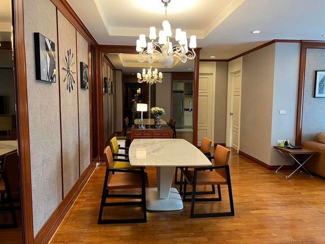 The Bangkok Sukhumvit 43 spacious safe 3rd floor BTS Phrom Phong