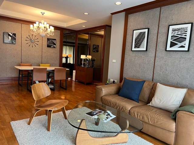 The Bangkok Sukhumvit 43 spacious safe 3rd floor BTS Phrom Phong