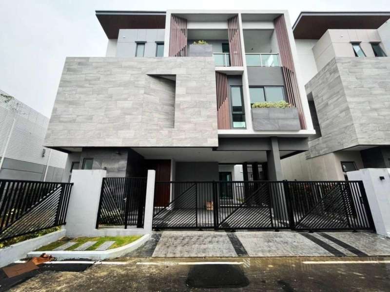 ให้เช่าบ้านเดี่ยวThe Gentry Phatthanakan 3 ชั้น ขนาด 440 ตรม. 4 ห้องนอน 4 ห้องน้ำ ราคาเช่า 250,000 /เดือน  โทร 0958195559