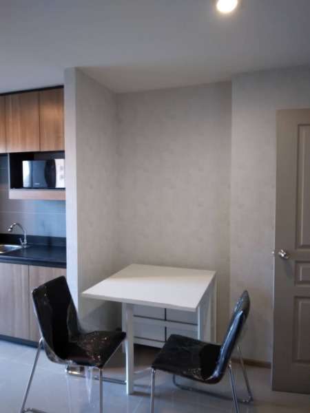 ให้เช่าห้องคอนโด Rich Park @ Chaophraya ชั้น 18 พื้นที่ 30 ตรม. 1 ห้องนอน 1 ห้องน้ำ  ขายราคา 6,500 บาท  โทร0958195559