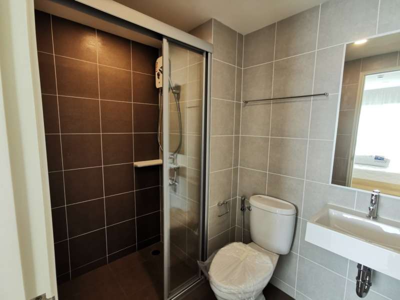 ให้เช่าห้องคอนโด Lumpini Ville Phatanakan – Srinakarin  ชั้น 30 พื้นที่ 28.5 ตรม. 1 ห้องนอน 1 ห้องน้ำ  ราคา 10,000 บาท/เดือน  โทร0958195559