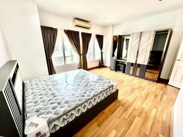 ให้เช่าทาวน์โฮม3 ชั้น ใกล้โรงเรียนนานาชาติสิงคโปร์ ใกล้เลียบด่วนทาวอินทาวน์   บ้านกลางเมือง เออบาเนี่ยนพระราม 9 – ลาดพร้าว